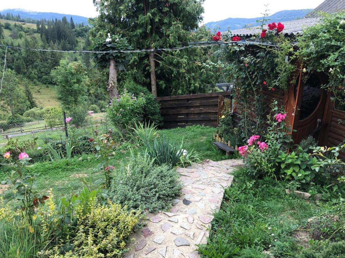 Казковий Дім Та Garden Два Будиночки В Горах З Чаном-Джакузі Slavske Exterior photo
