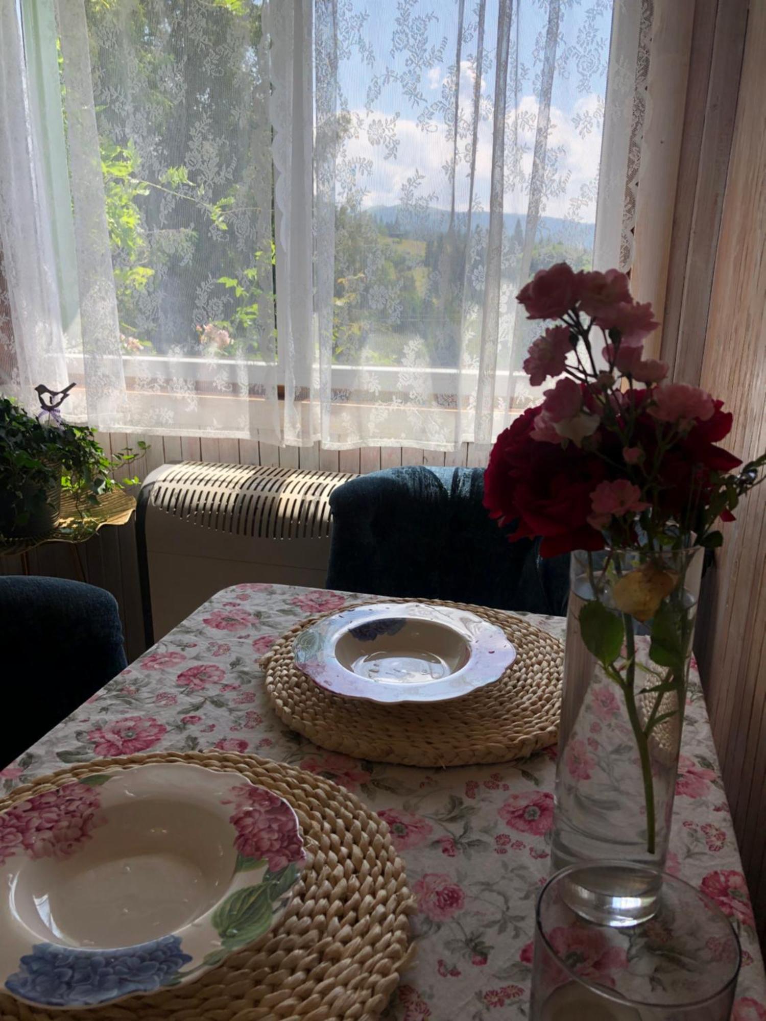 Казковий Дім Та Garden Два Будиночки В Горах З Чаном-Джакузі Slavske Exterior photo